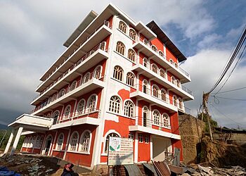 देउमाईमा सडक मर्मतका लागि ठुला मालवाहक सवारी सञ्चालनमा रोक